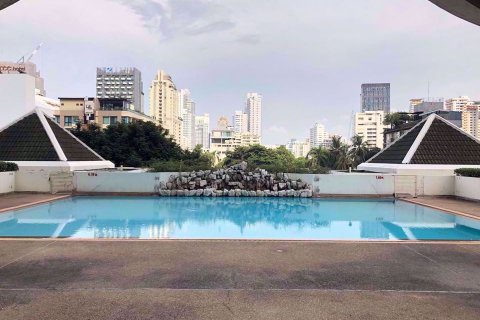 Condominio de 2 dormitorios en Watthana, Bangkok, Tailandia № 77053 - foto 12