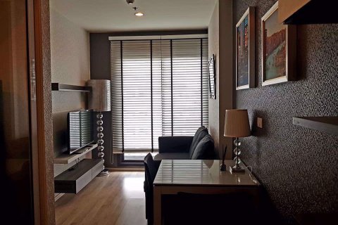Condominio de 1 dormitorio en Huai Khwang, Bangkok, Tailandia № 77052