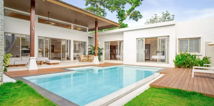 Haus in Phuket, Thailand 4 Schlafzimmer № 131584
