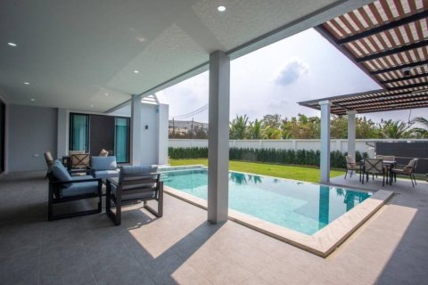 Chalet de 4 dormitorios en Hua Hin, Tailandia № 119821 - foto 10