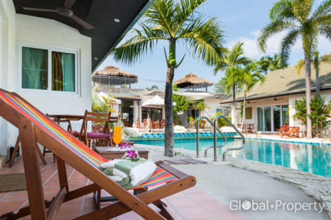 Casa de 6 dormitorios en Pattaya, Tailandia № 100822 - foto 4
