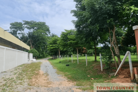 Land in Bang Lamung, Thailand 1560 sq.m. № 111953 - photo 2