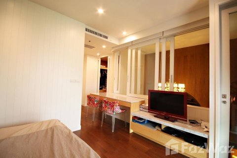 Condominio de 2 dormitorios en Khlong Toei, Bangkok, Tailandia № 123994 - foto 12