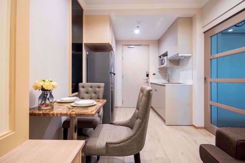 Condominio de 1 dormitorio en Bang Rak, Bangkok, Tailandia № 76355 - foto 5