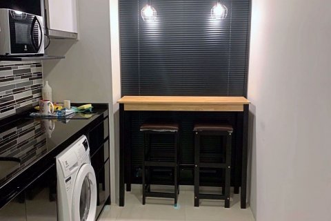 Condominio de 1 dormitorio en Sathon, Bangkok, Tailandia № 76353 - foto 4