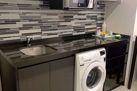 Condominio de 1 dormitorio en Sathon, Bangkok, Tailandia № 76353 - foto 3