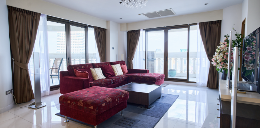 Condominio de 2 dormitorios en Bang Rak, Bangkok, Tailandia № 80827