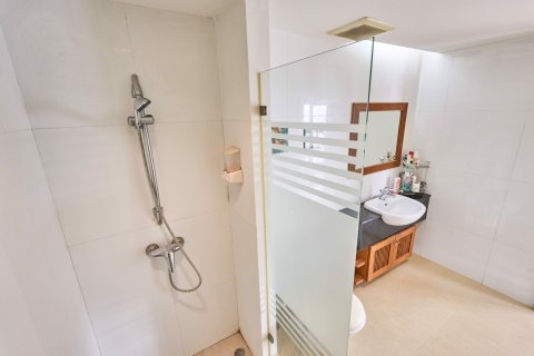 Condominio de 2 dormitorios en Bang Rak, Bangkok, Tailandia № 80827 - foto 12