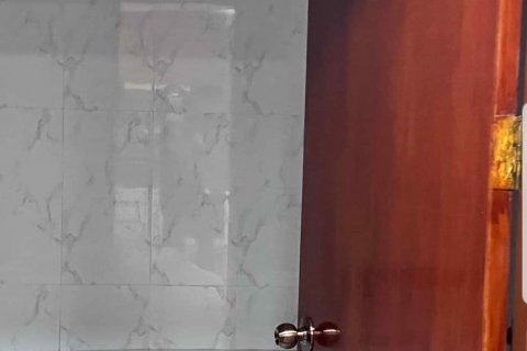 Condominio de 2 dormitorios en Ratchathewi, Bangkok, Tailandia № 80831 - foto 6