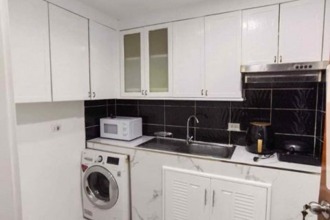 Condominio de 2 dormitorios en Ratchathewi, Bangkok, Tailandia № 80831 - foto 2