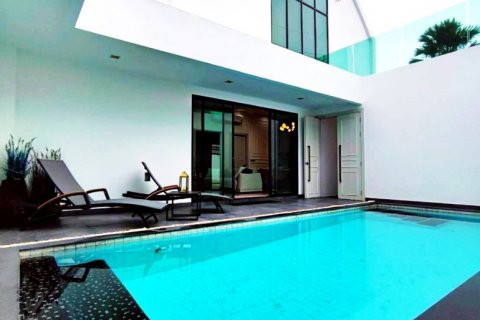 Casa de 3 dormitorios en Pattaya, Tailandia № 81817 - foto 16