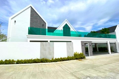 Casa de 3 dormitorios en Pattaya, Tailandia № 81817 - foto 14