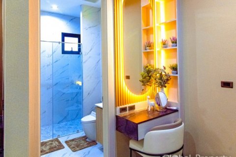 Casa de 3 dormitorios en Pattaya, Tailandia № 81817 - foto 11
