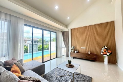 Casa de 4 dormitorios en Bang Lamung, Tailandia № 125624 - foto 15