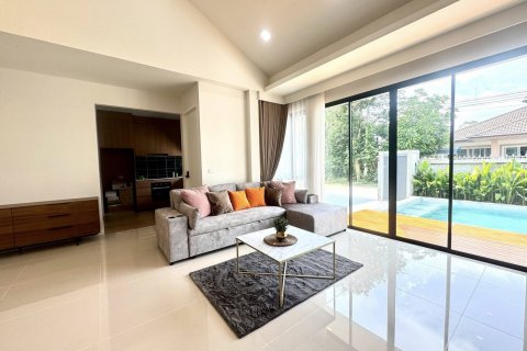 Casa de 4 dormitorios en Bang Lamung, Tailandia № 125624 - foto 11
