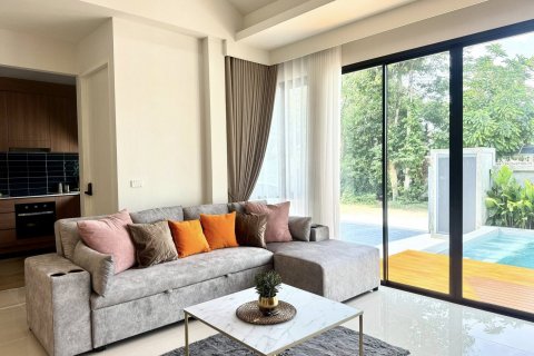 Casa de 4 dormitorios en Bang Lamung, Tailandia № 125624 - foto 12
