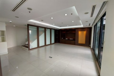 Condominio de 3 dormitorios en Bangkok, Tailandia № 107912