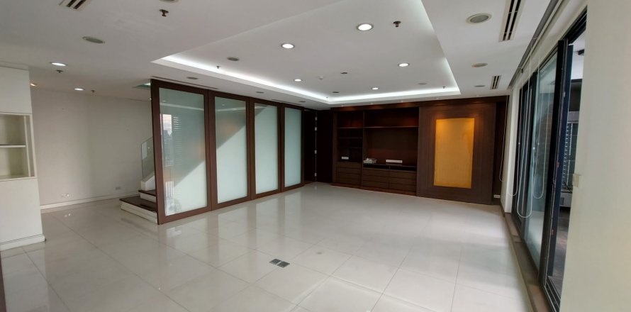 Condominio de 3 dormitorios en Bangkok, Tailandia № 107912