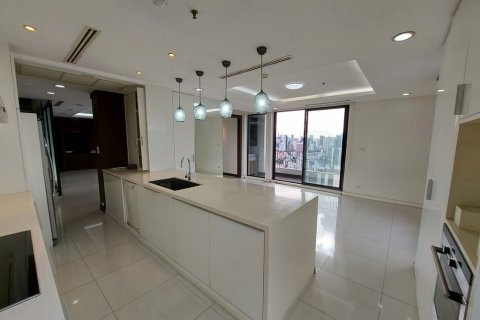 Condominio de 3 dormitorios en Bangkok, Tailandia № 107912 - foto 19