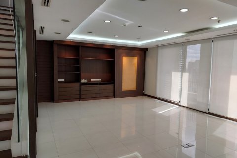 Condominio de 3 dormitorios en Bangkok, Tailandia № 107912 - foto 6