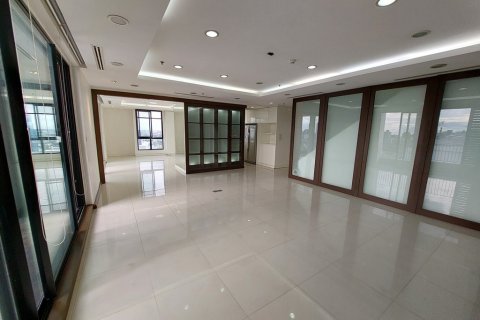 Condominio de 3 dormitorios en Bangkok, Tailandia № 107912 - foto 15