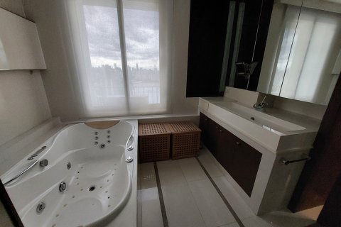 Condominio de 3 dormitorios en Bangkok, Tailandia № 107912 - foto 23