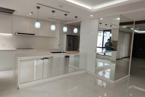 Condominio de 3 dormitorios en Bangkok, Tailandia № 107912 - foto 17