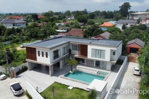 Casa de 7 dormitorios en Pattaya, Tailandia № 121079