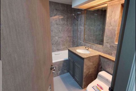 Condominio de 3 dormitorios en Khlong Toei, Bangkok, Tailandia № 76944 - foto 12