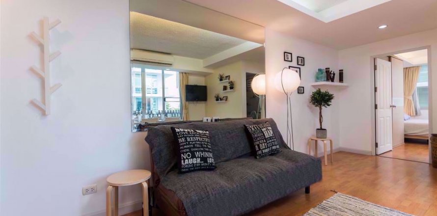Condominio de 1 dormitorio en Khlong Toei, Bangkok, Tailandia № 76945