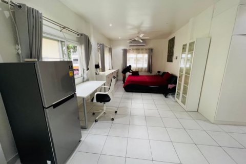 Casa de 4 dormitorios en Pattaya, Tailandia № 75978 - foto 10