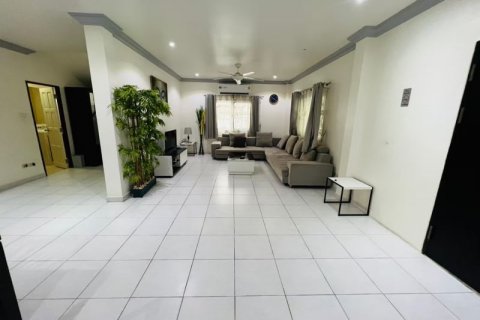Casa de 4 dormitorios en Pattaya, Tailandia № 75978 - foto 6
