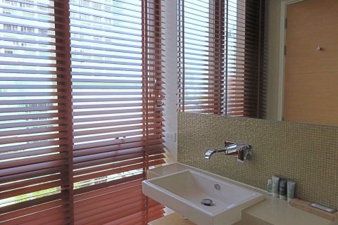 Condominio de 2 dormitorios en Watthana, Bangkok, Tailandia № 76313 - foto 10