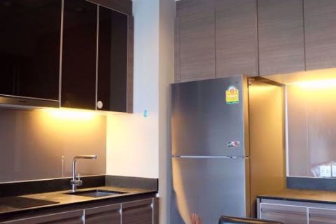 Condominio de 1 dormitorio en Khlong Toei, Bangkok, Tailandia № 76315 - foto 4