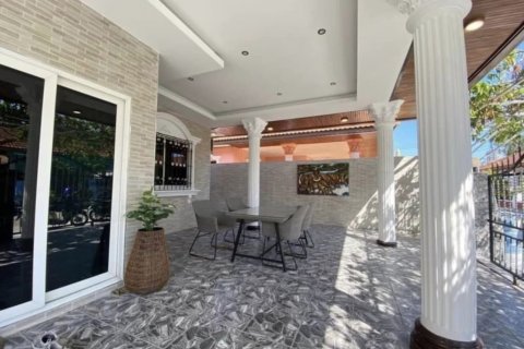 Casa de 3 dormitorios en Pattaya, Tailandia № 116061 - foto 4