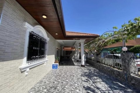 Casa de 3 dormitorios en Pattaya, Tailandia № 116061 - foto 3