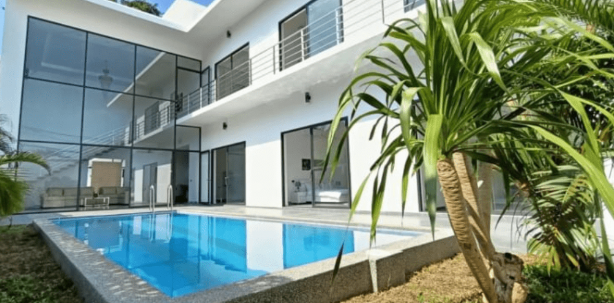 Casa de 6 dormitorios en Pattaya, Tailandia № 116057