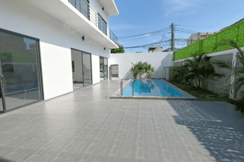 Casa de 6 dormitorios en Pattaya, Tailandia № 116057 - foto 2
