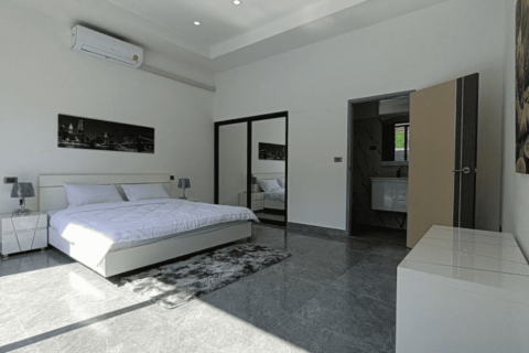 Casa de 6 dormitorios en Pattaya, Tailandia № 116057 - foto 15