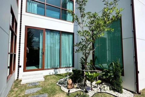 Casa de 5 dormitorios en Pattaya, Tailandia № 116062 - foto 8