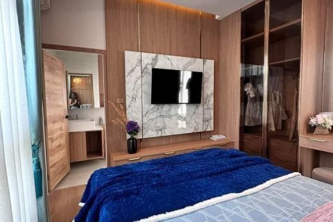 Casa de 5 dormitorios en Pattaya, Tailandia № 116062 - foto 17