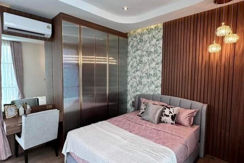 Casa de 5 dormitorios en Pattaya, Tailandia № 116062 - foto 28