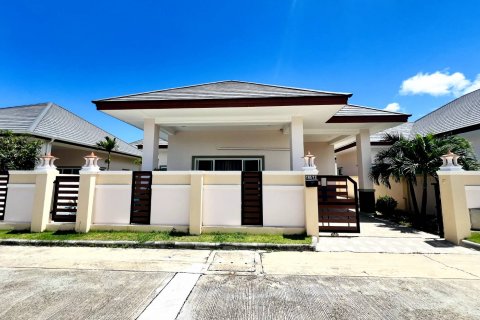 Casa de 2 dormitorios en Pattaya, Tailandia № 116059 - foto 12