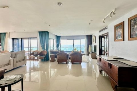 Condominio de 3 dormitorios en Bang Lamung, Tailandia № 123467