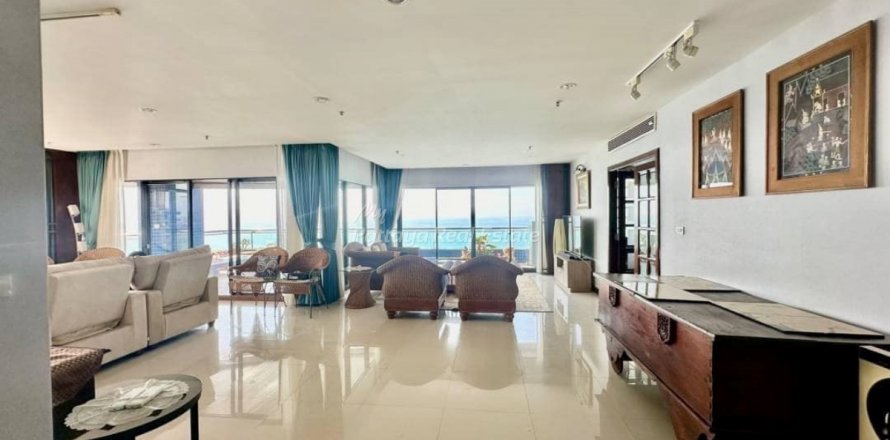 Condominio de 3 dormitorios en Bang Lamung, Tailandia № 123467