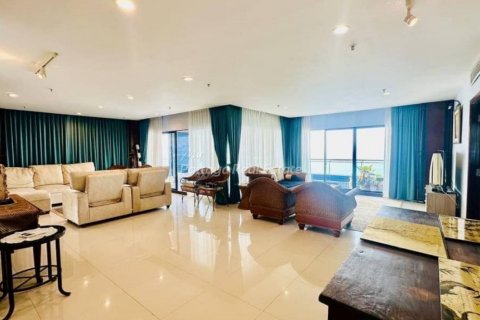 Condominio de 3 dormitorios en Bang Lamung, Tailandia № 123467 - foto 2