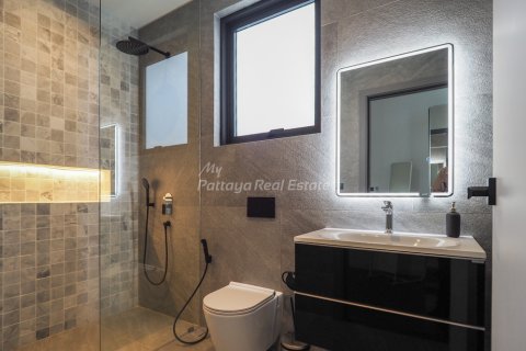 House in Bang Lamung, Thailand 6 bedrooms № 123464 - photo 23