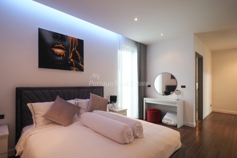 House in Bang Lamung, Thailand 6 bedrooms № 123464 - photo 25