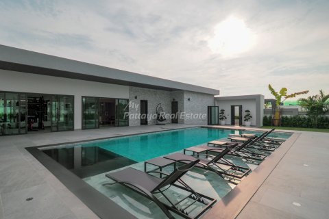 House in Bang Lamung, Thailand 6 bedrooms № 123464 - photo 7