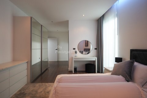 House in Bang Lamung, Thailand 6 bedrooms № 123464 - photo 6